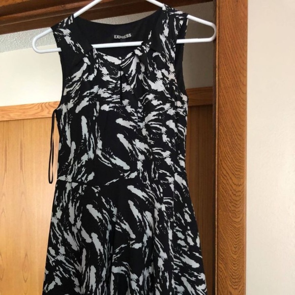 Express Dresses & Skirts - Express Print Dress - Size 0